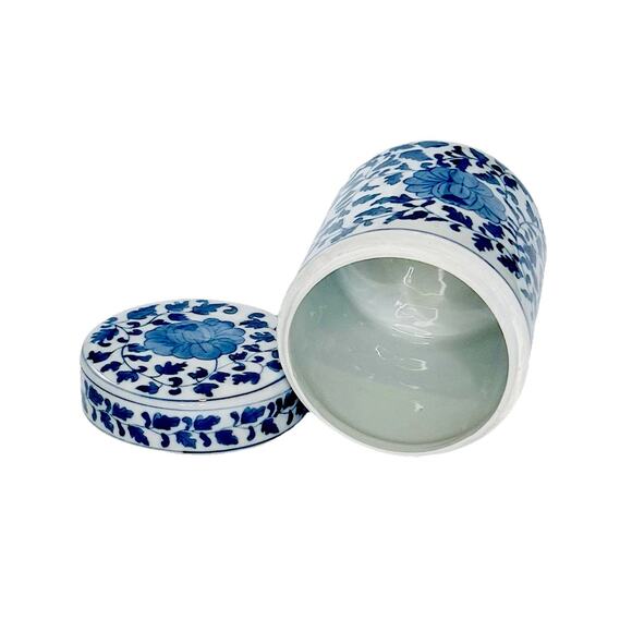 Blue and White Ceramic Chinese Jar Canister Lidded Mark Collectible 7” - Picture 4 of 6